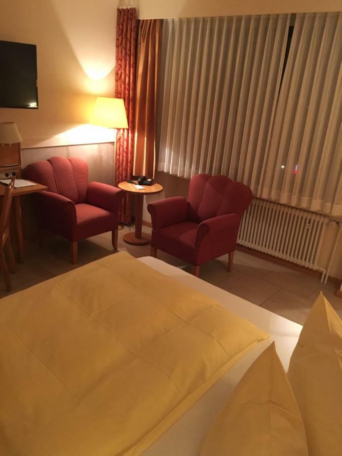 Altes Gasthaus Kuhr - Hotel & Restaurant พาเพนบวร์ก ภายนอก รูปภาพ