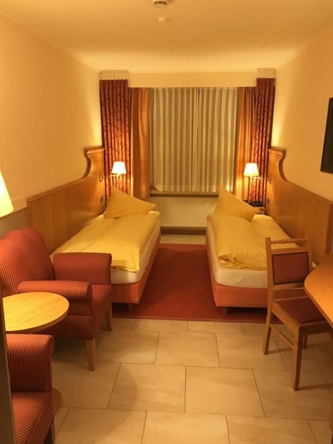 Altes Gasthaus Kuhr - Hotel & Restaurant พาเพนบวร์ก ภายนอก รูปภาพ