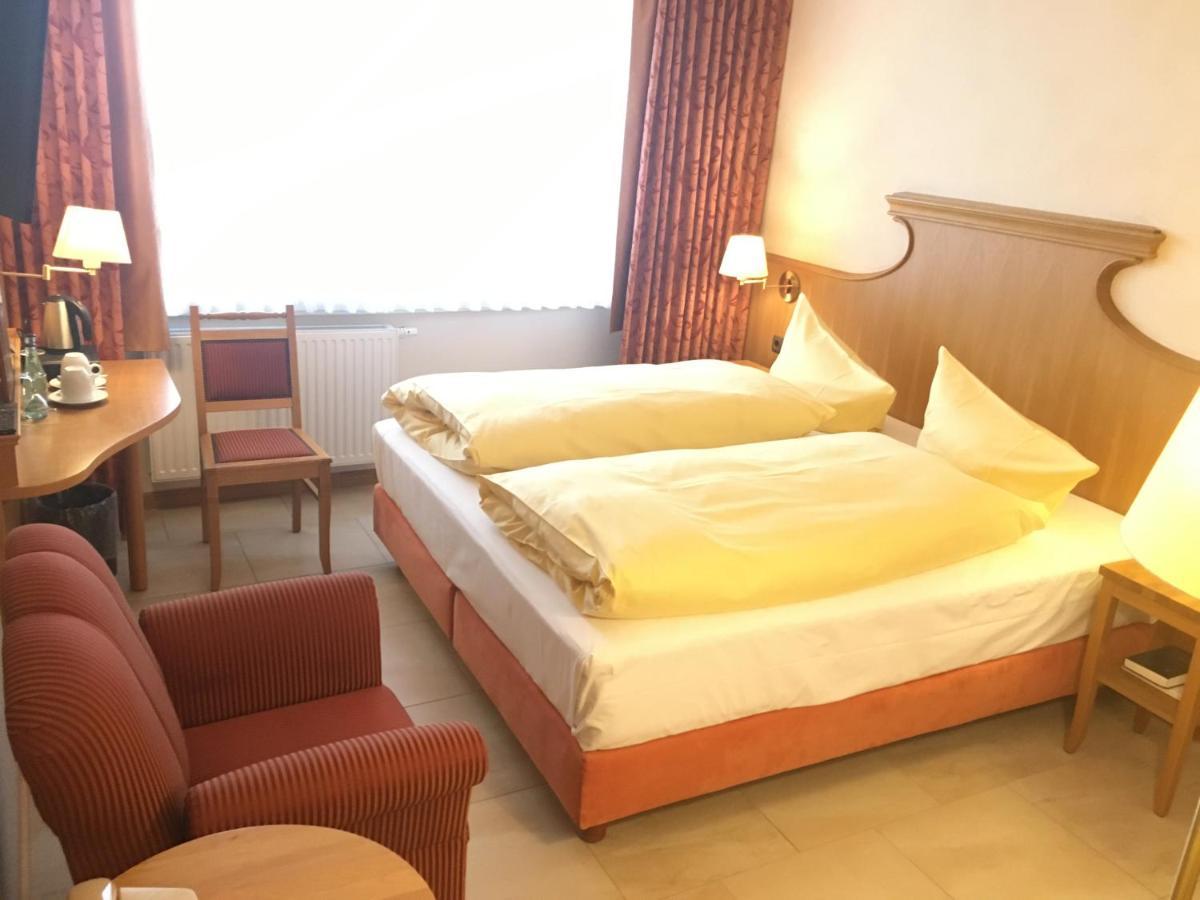 Altes Gasthaus Kuhr - Hotel & Restaurant พาเพนบวร์ก ภายนอก รูปภาพ